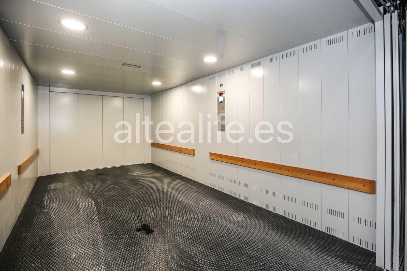 1 bedroom Apartment for rent in Altea with garage - € 1,350 (Ref: 9965859)