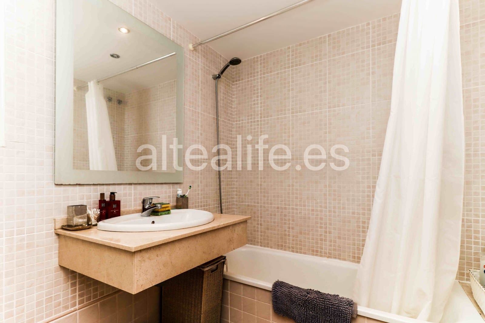Apartament do wynajęcia w Altea z basenem garażem - 1 600 € (Ref: 9972274)