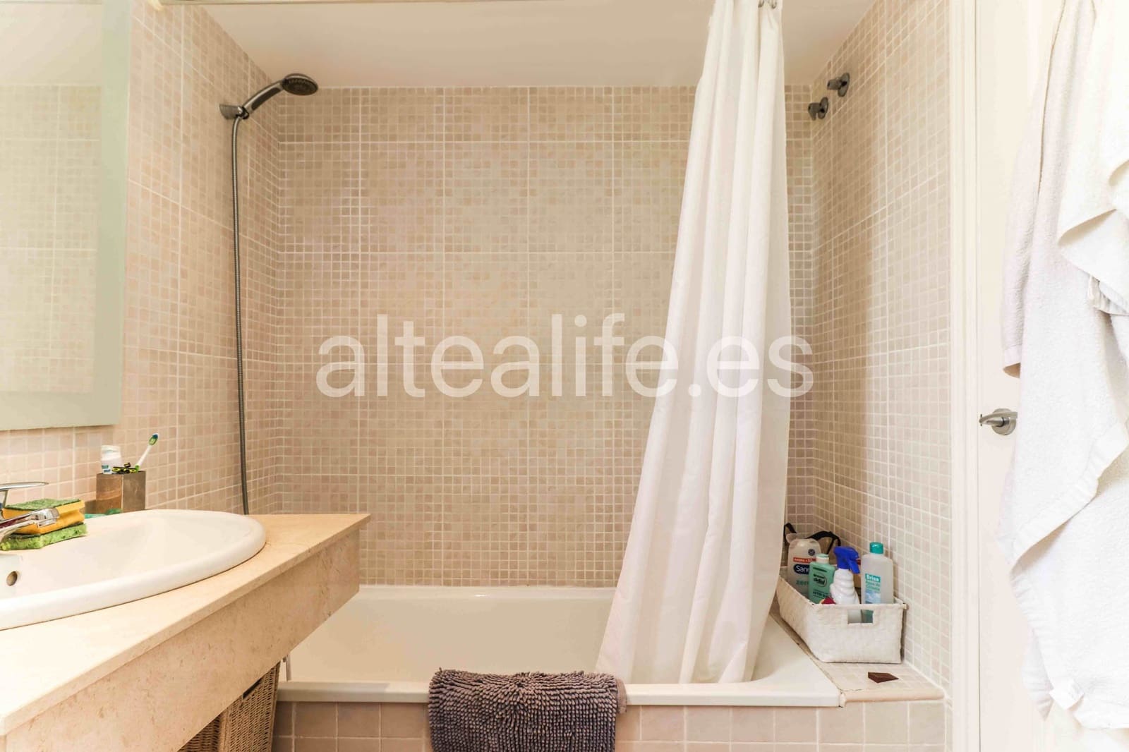 Apartament do wynajęcia w Altea z basenem garażem - 1 600 € (Ref: 9972274)