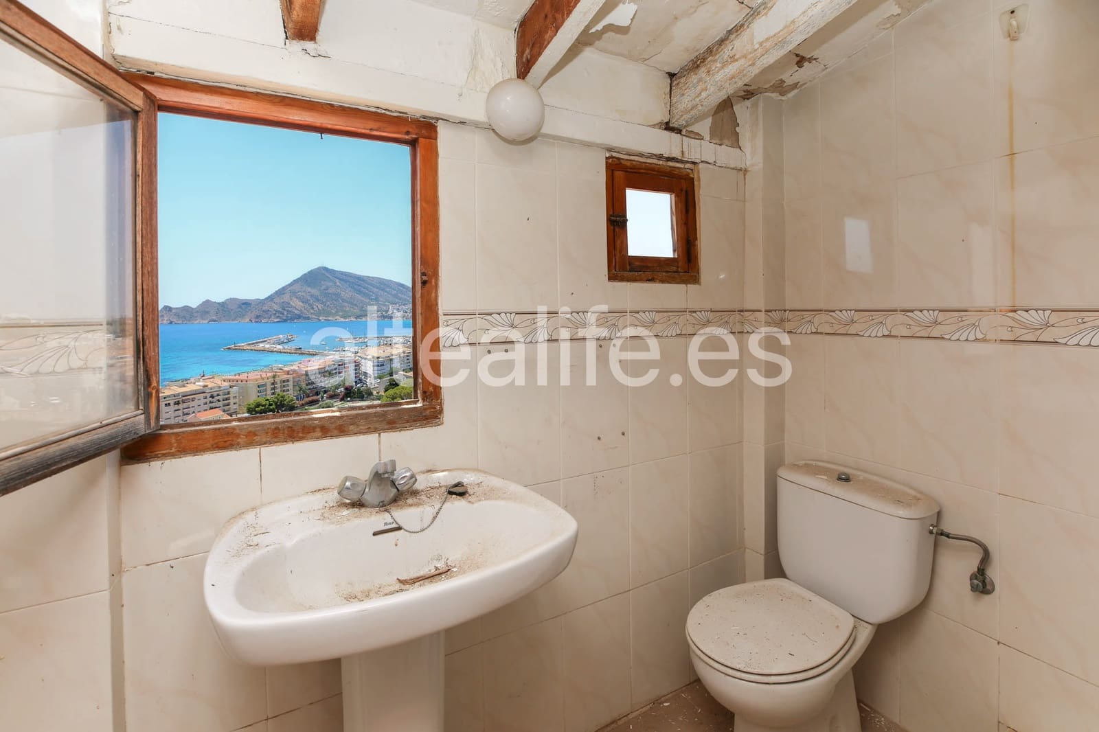 Casa de 3 habitaciones en Altea en venta - 385.000 € (Ref: 9989777)