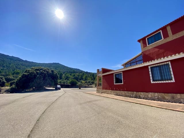 5 bedroom Finca/Country House for sale in Ayora - € 3,200,000 (Ref: 7837894)