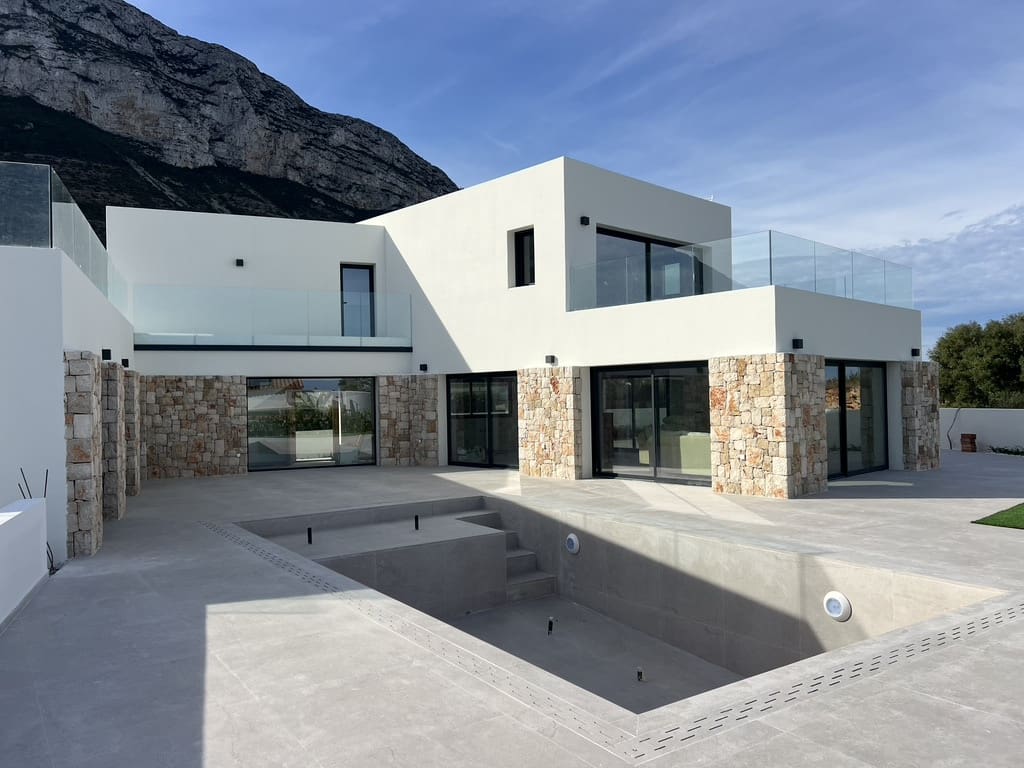 4 soveværelse Villa til salg i Denia med swimmingpool garage - € 1.795.000 (Ref: 7850722)