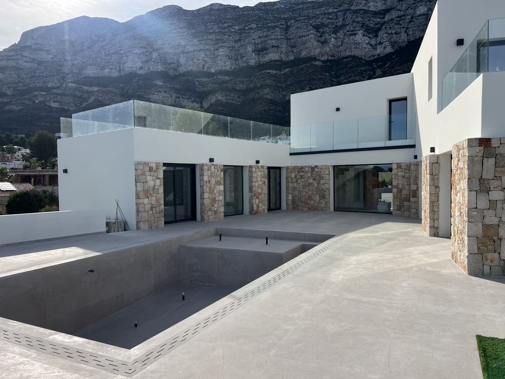 4 soveværelse Villa til salg i Denia med swimmingpool garage - € 1.795.000 (Ref: 7850722)