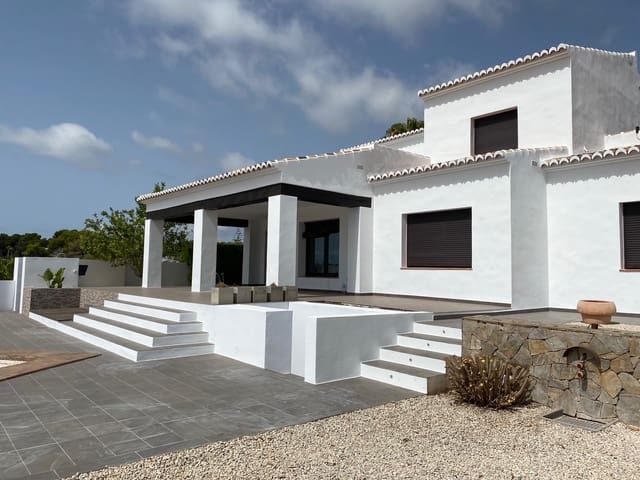 3 bedroom Villa for sale in Moraira, Teulada-Moraira with pool garage - € 1,440,000 (Ref: 8198110)