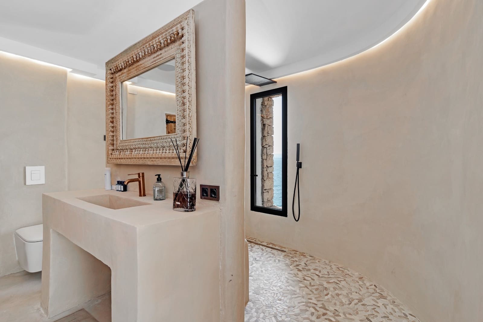 5 bedroom Villa for sale in Moraira with pool - € 5,400,000 (Ref: 8257973)