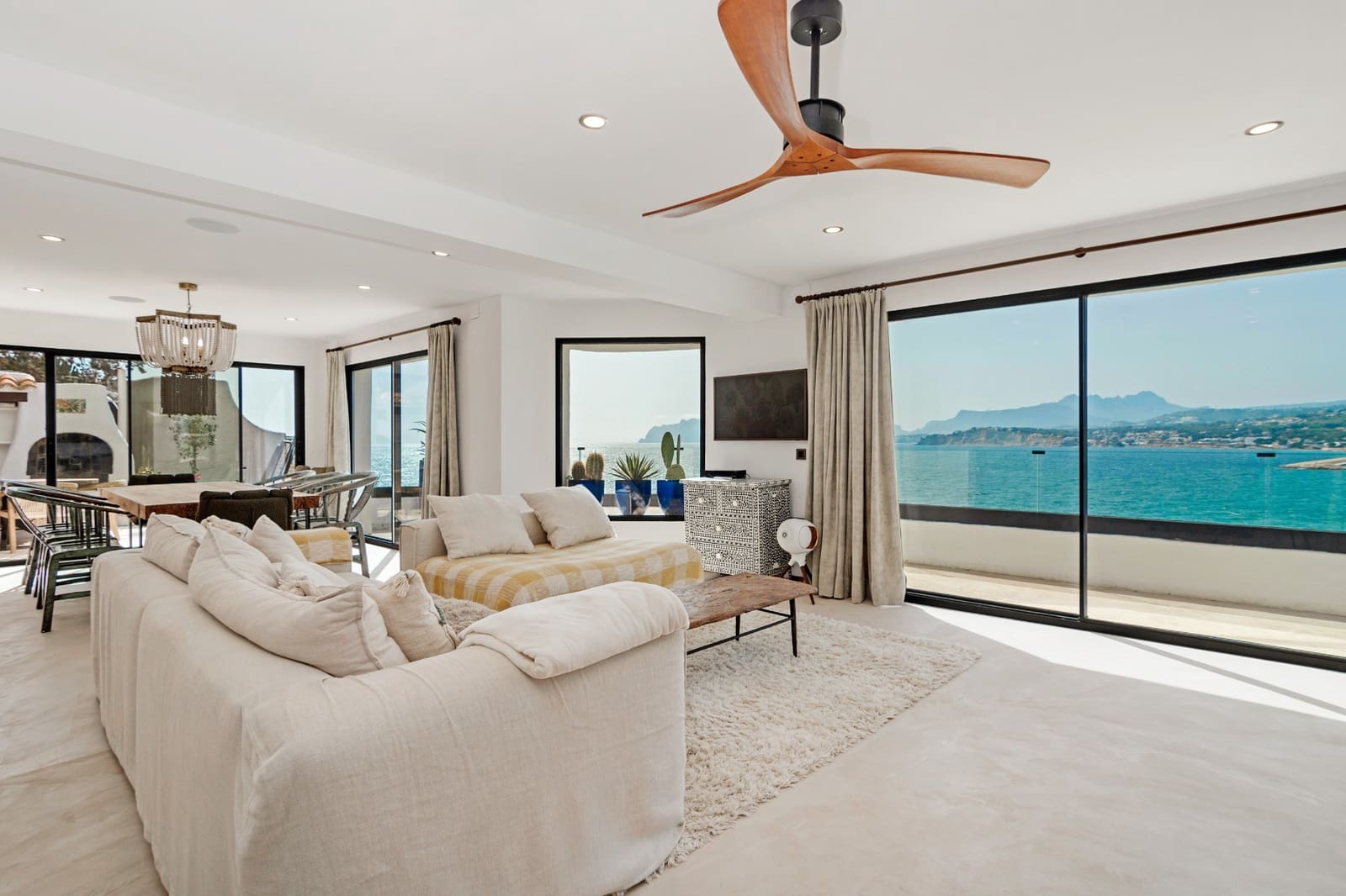 5 bedroom Villa for sale in Moraira with pool - € 5,400,000 (Ref: 8257973)