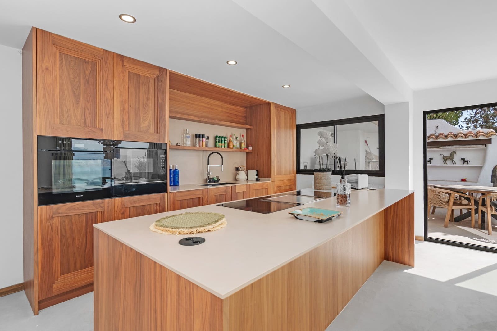 5 bedroom Villa for sale in Moraira with pool - € 5,400,000 (Ref: 8257973)