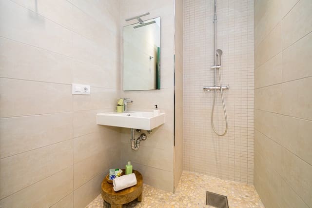 7 makuuhuone Huvila myytävänä paikassa Benissa - 1 350 000 € (Ref: 8299153)