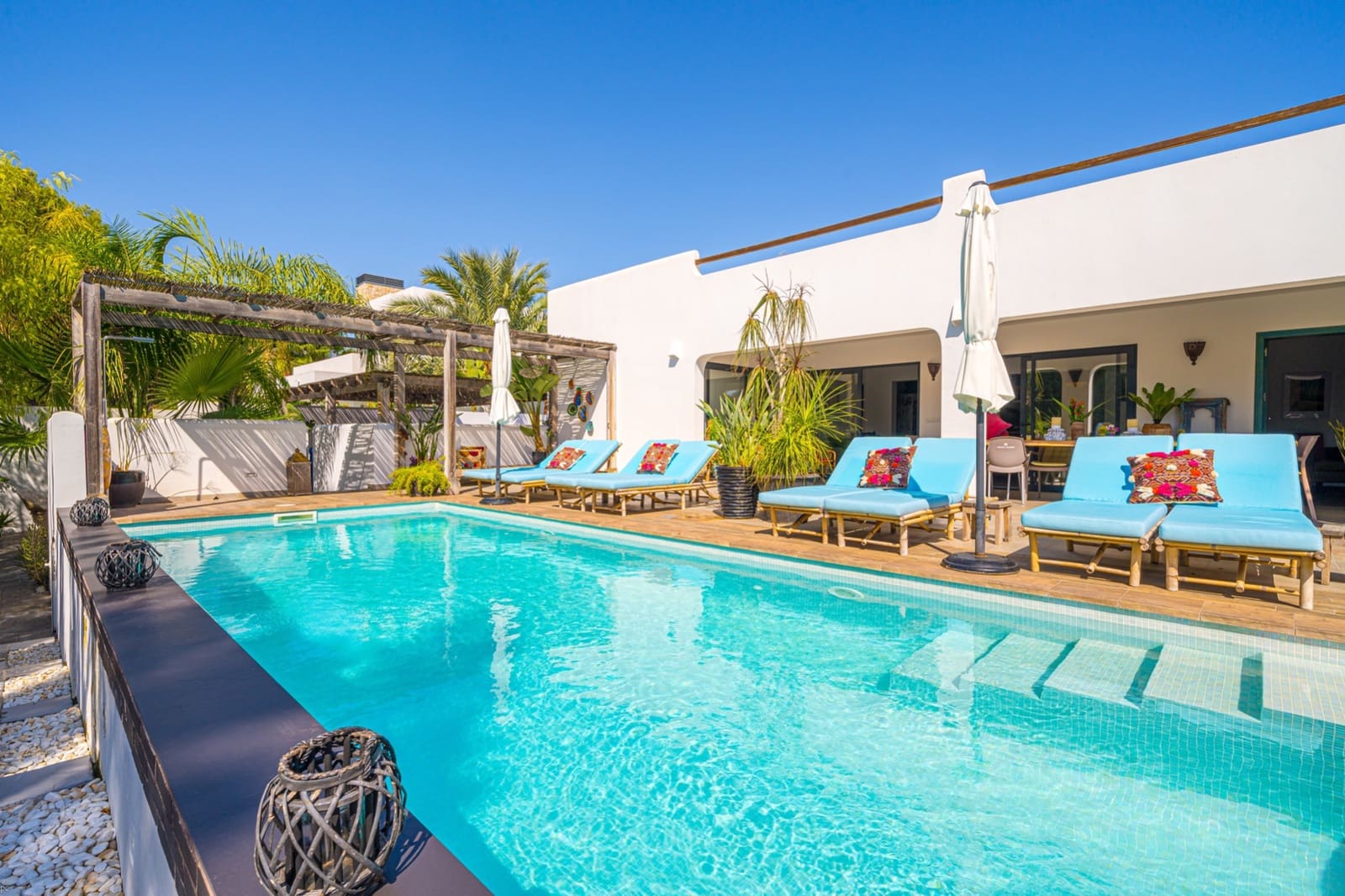 7 bedroom Villa for sale in Benissa - € 1,350,000 (Ref: 8299153)