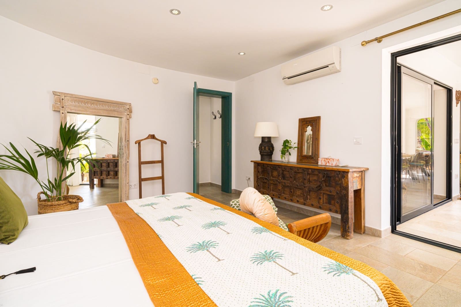 7 bedroom Villa for sale in Benissa - € 1,350,000 (Ref: 8299153)