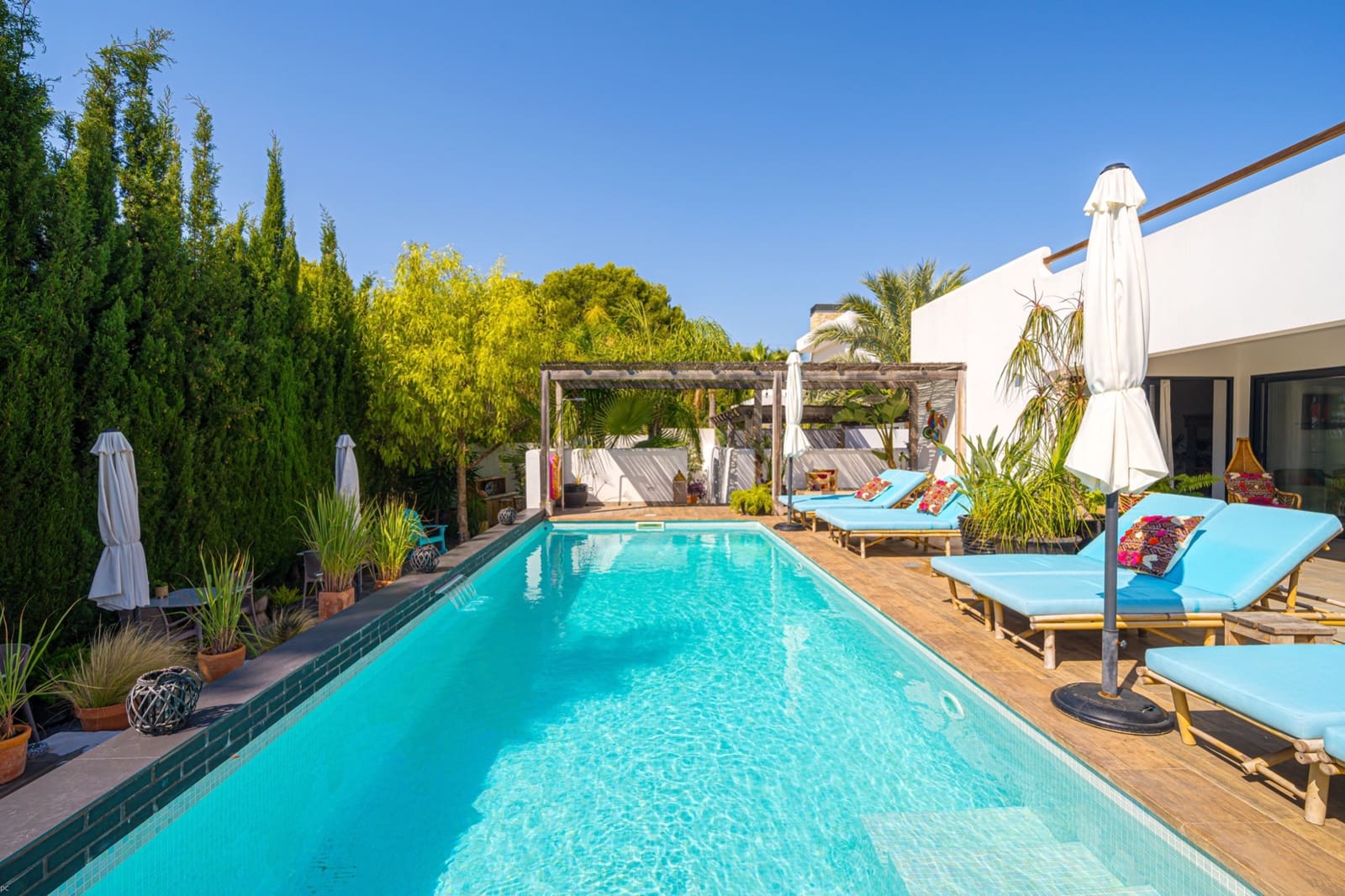 7 bedroom Villa for sale in Benissa - € 1,350,000 (Ref: 8299153)