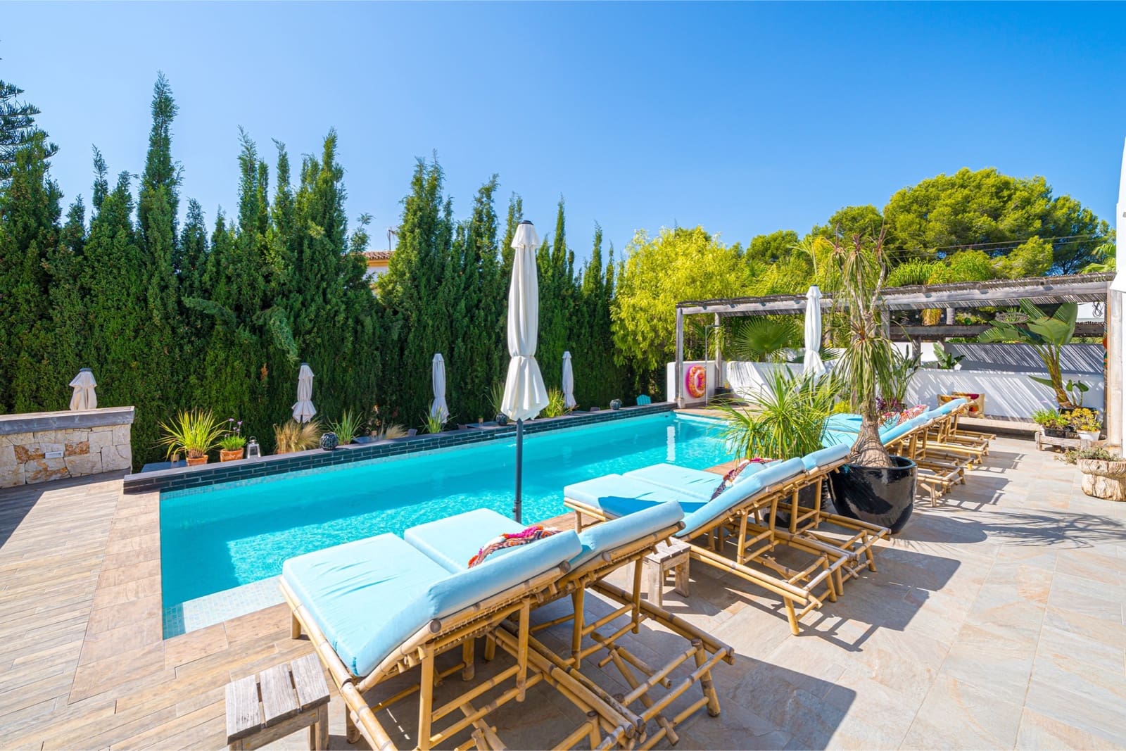 7 bedroom Villa for sale in Benissa - € 1,350,000 (Ref: 8299153)