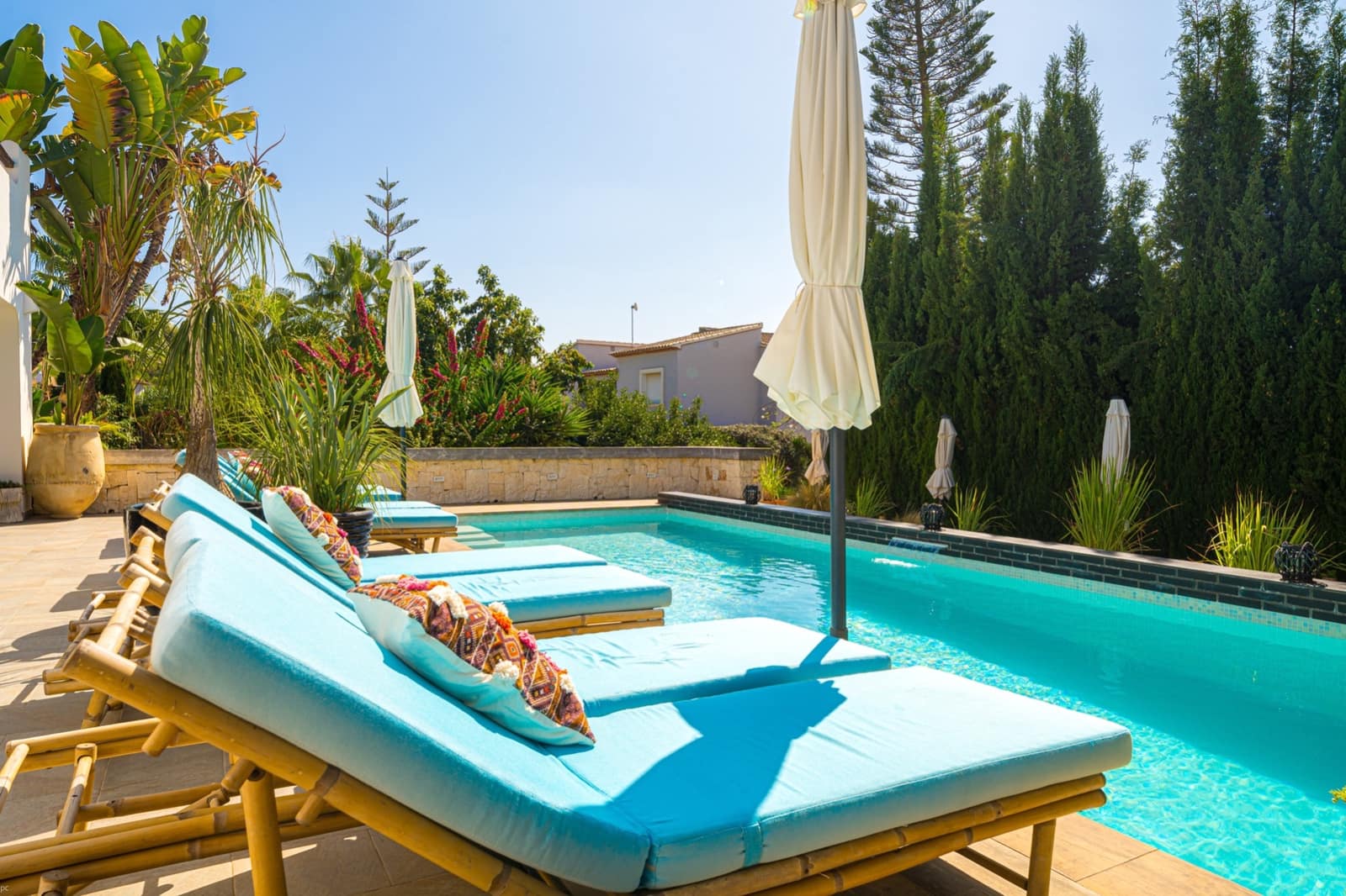 7 bedroom Villa for sale in Benissa - € 1,350,000 (Ref: 8299153)