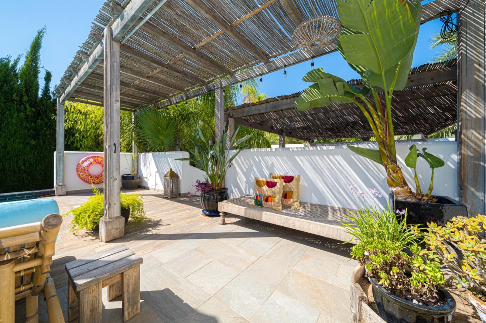 7 bedroom Villa for sale in Benissa - € 1,350,000 (Ref: 8299153)