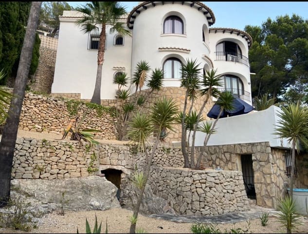 5 bedroom Villa for sale in Paichi, Teulada-Moraira with pool - € 650,000 (Ref: 8309602)