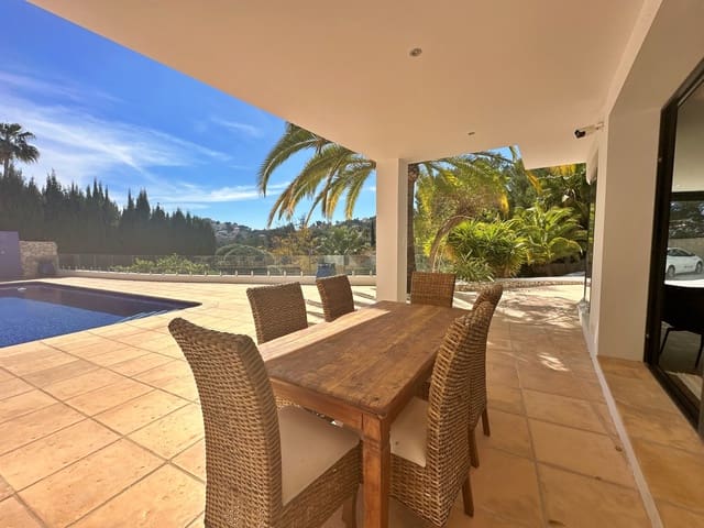 4 slaapkamer Villa te koop in Moraira, Teulada-Moraira met zwembad - € 1.490.000 (Ref: 8342005)