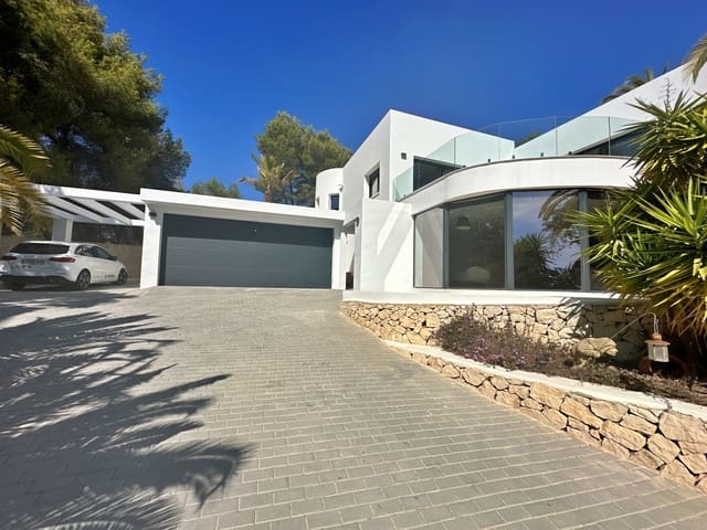 4 slaapkamer Villa te koop in Moraira, Teulada-Moraira met zwembad - € 1.490.000 (Ref: 8342005)