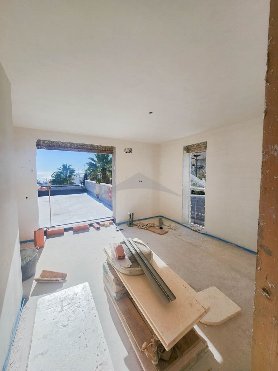 4 bedroom Villa for sale in Moraira with pool - € 1,975,000 (Ref: 8364513)