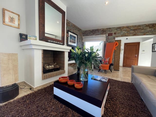 Chalet de 3 habitaciones en Moraira, Teulada-Moraira en venta con piscina garaje - 1.899.000 € (Ref: 8567579)