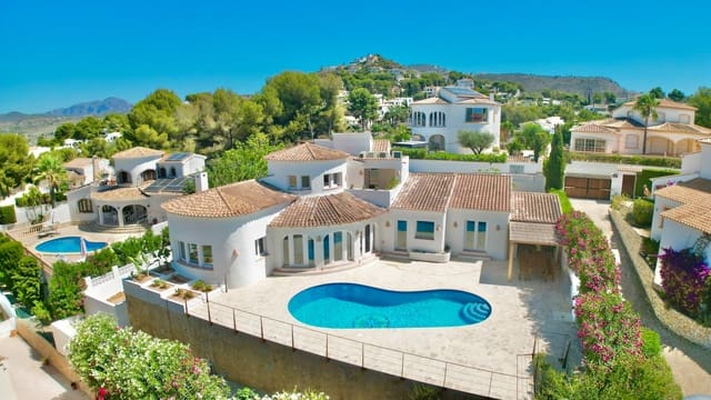 6 soverom Villa til salgs i Moraira, Teulada-Moraira - € 1 590 000 (Ref: 8640157)