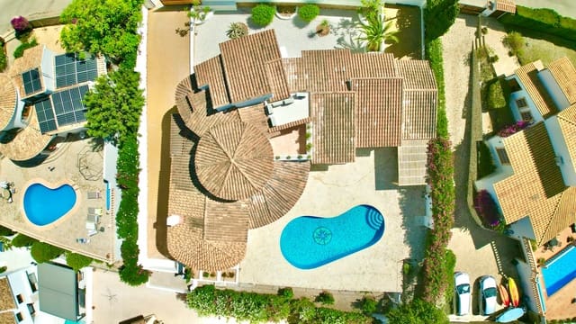 6 soverom Villa til salgs i Moraira, Teulada-Moraira - € 1 590 000 (Ref: 8640157)