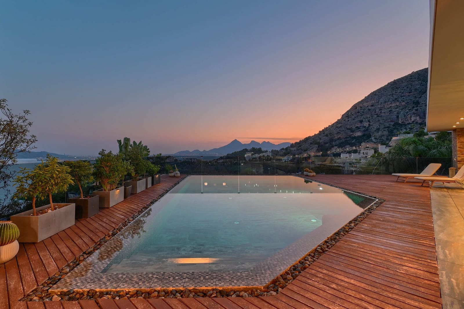 3 bedroom Villa for sale in Altea - € 2,650,000 (Ref: 8742769)