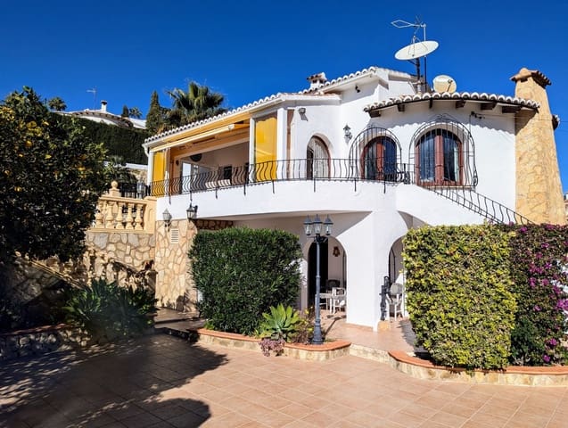 4 soverom Villa til salgs i Moraira, Teulada-Moraira med svømmebasseng - € 665 000 (Ref: 8780357)