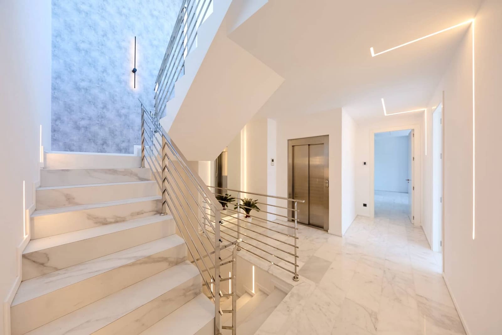 5 bedroom Villa for sale in Altea - € 2,180,000 (Ref: 8800261)