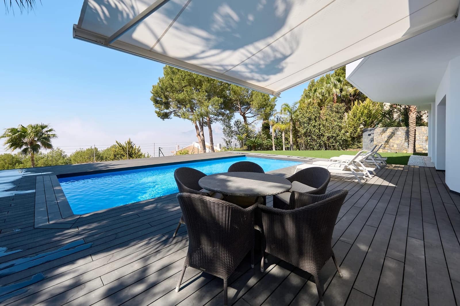 5 bedroom Villa for sale in Altea - € 2,180,000 (Ref: 8800261)