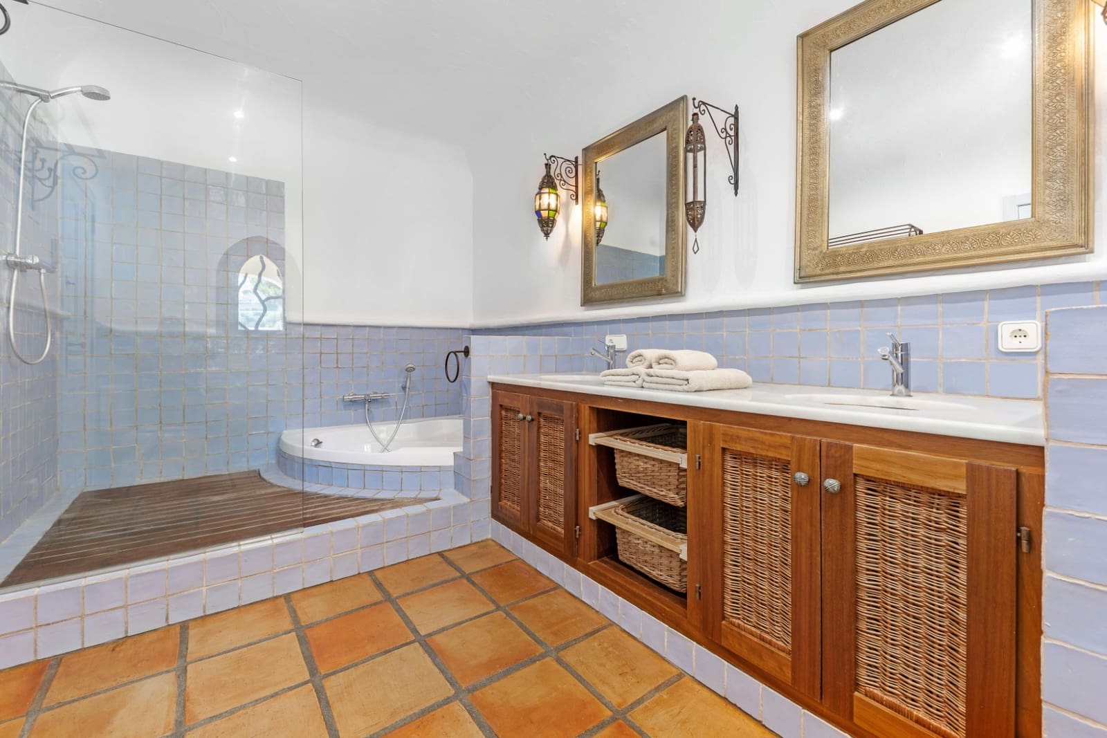 3 soveværelse Villa til salg i Moraira med swimmingpool - € 1.995.000 (Ref: 8949551)