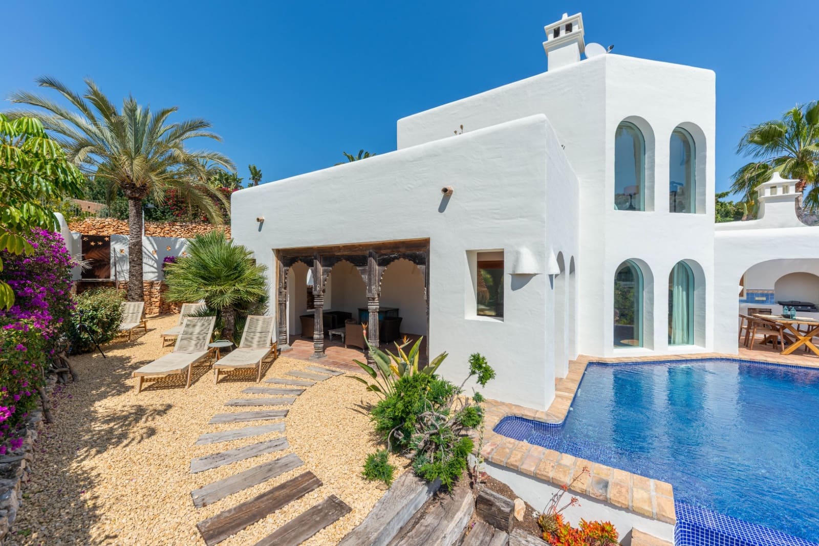 3 soveværelse Villa til salg i Moraira med swimmingpool - € 1.995.000 (Ref: 8949551)