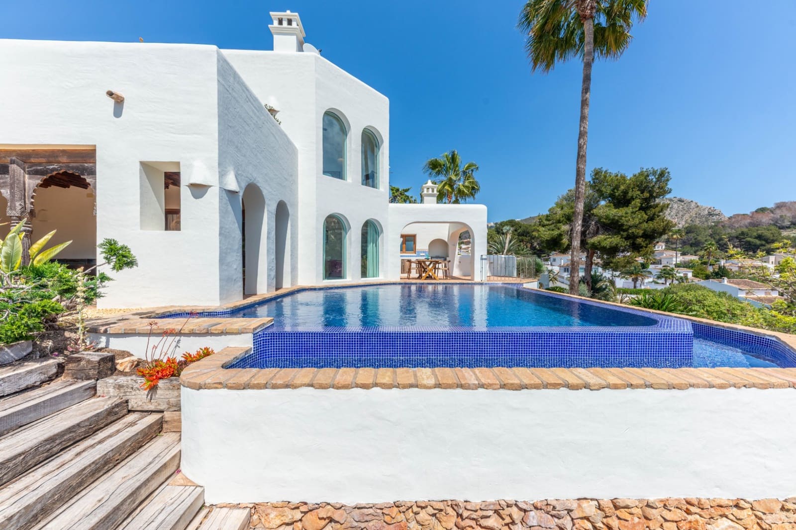 3 soveværelse Villa til salg i Moraira med swimmingpool - € 1.995.000 (Ref: 8949551)