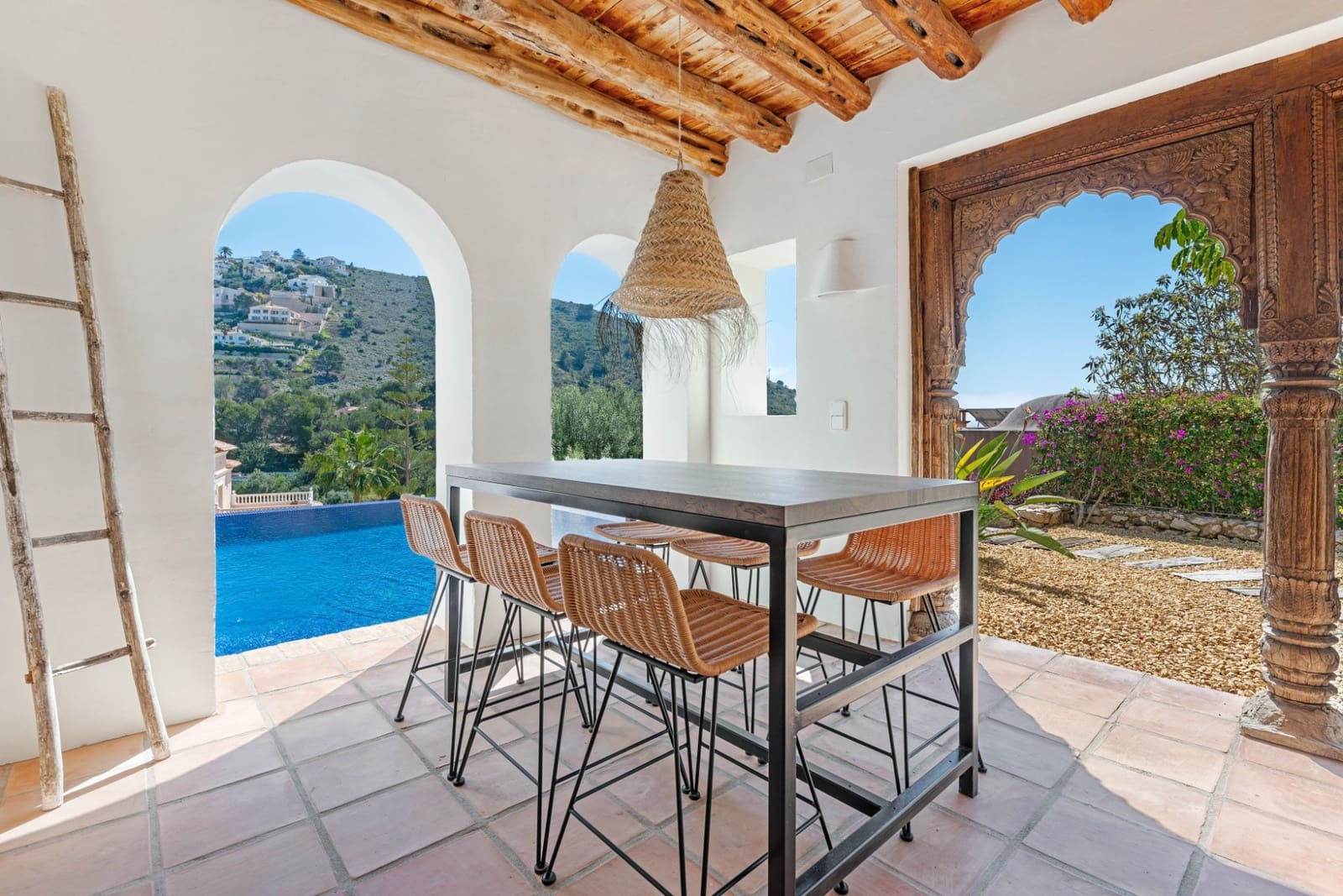 3 soveværelse Villa til salg i Moraira med swimmingpool - € 1.995.000 (Ref: 8949551)