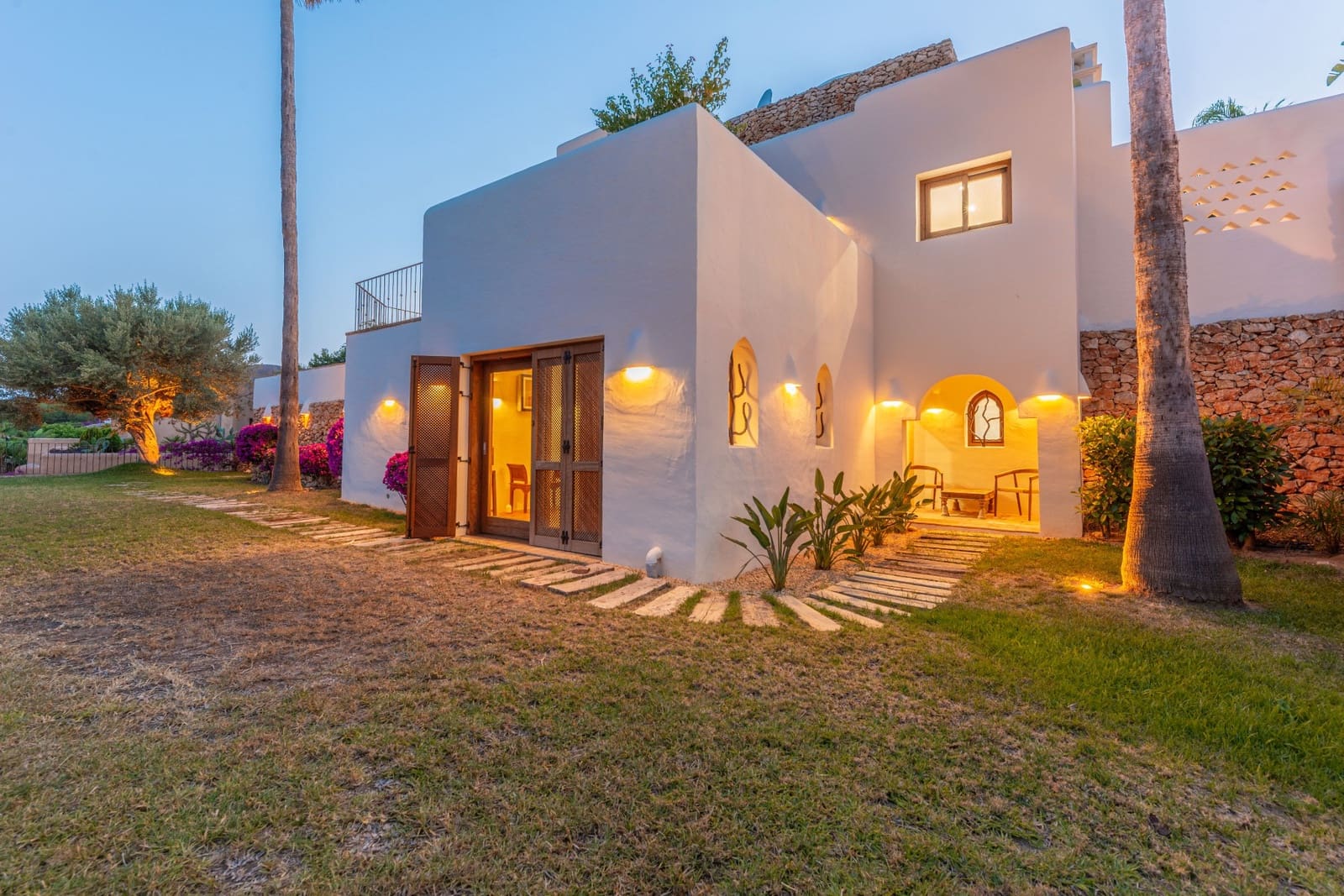 3 soveværelse Villa til salg i Moraira med swimmingpool - € 1.995.000 (Ref: 8949551)