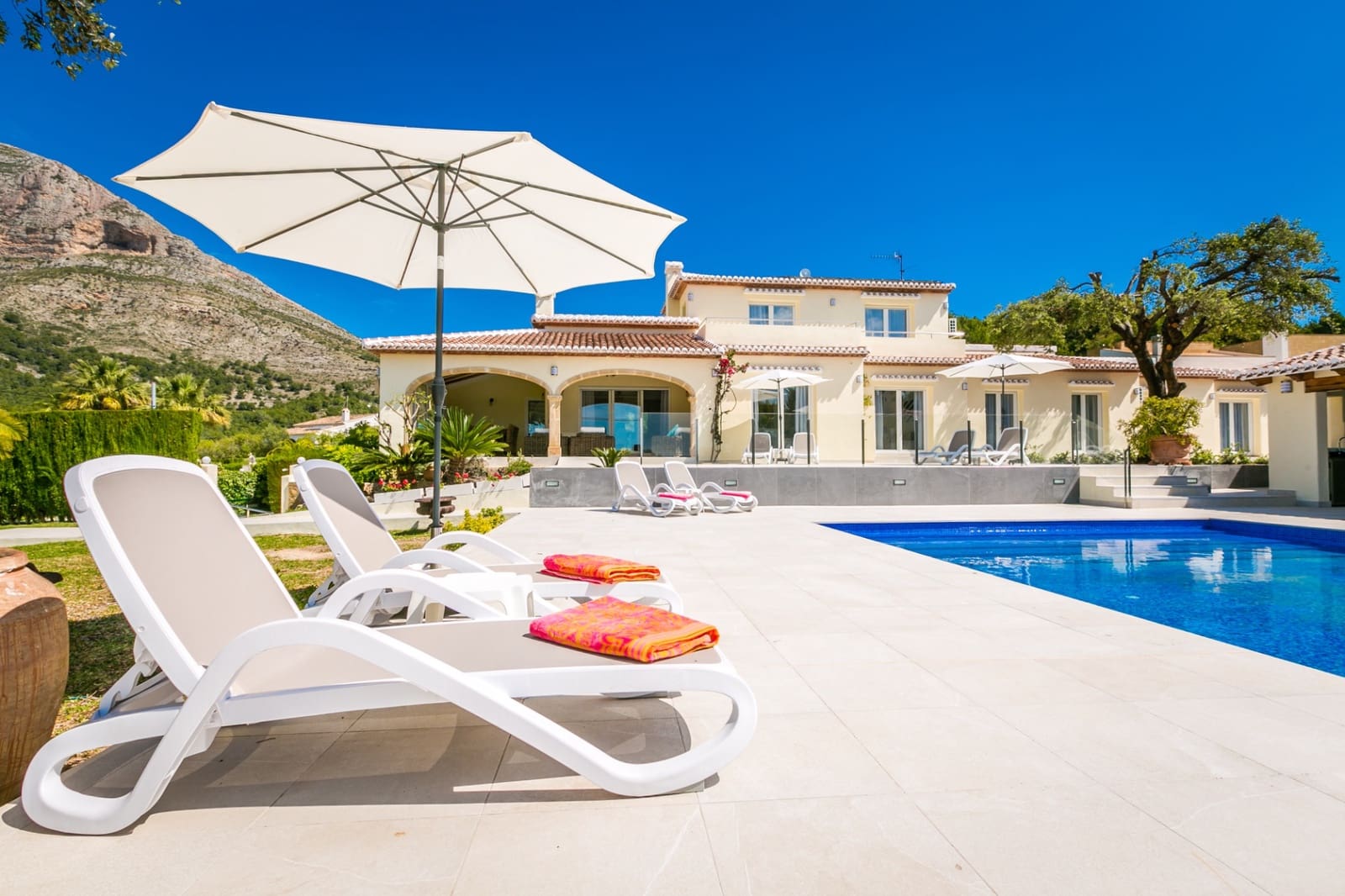6 slaapkamer Villa te koop in Javea / Xabia met zwembad - € 1.795.000 (Ref: 8969442)