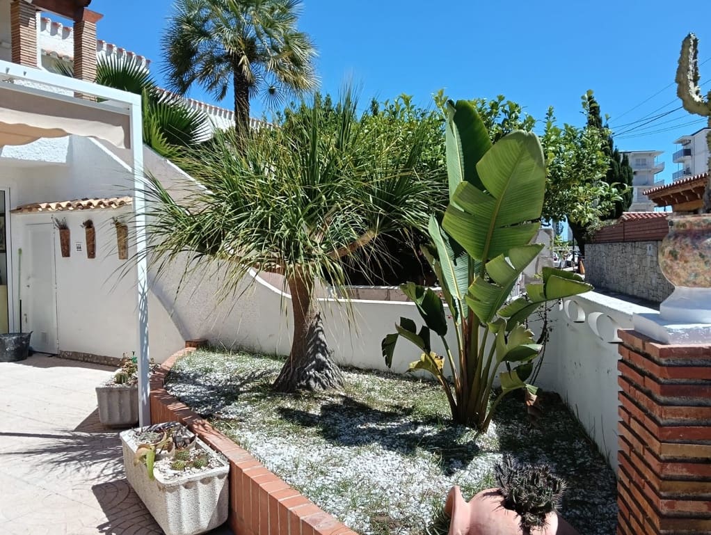 3 soverom Hus til salgs i Denia med garasje - € 269 000 (Ref: 9013642)