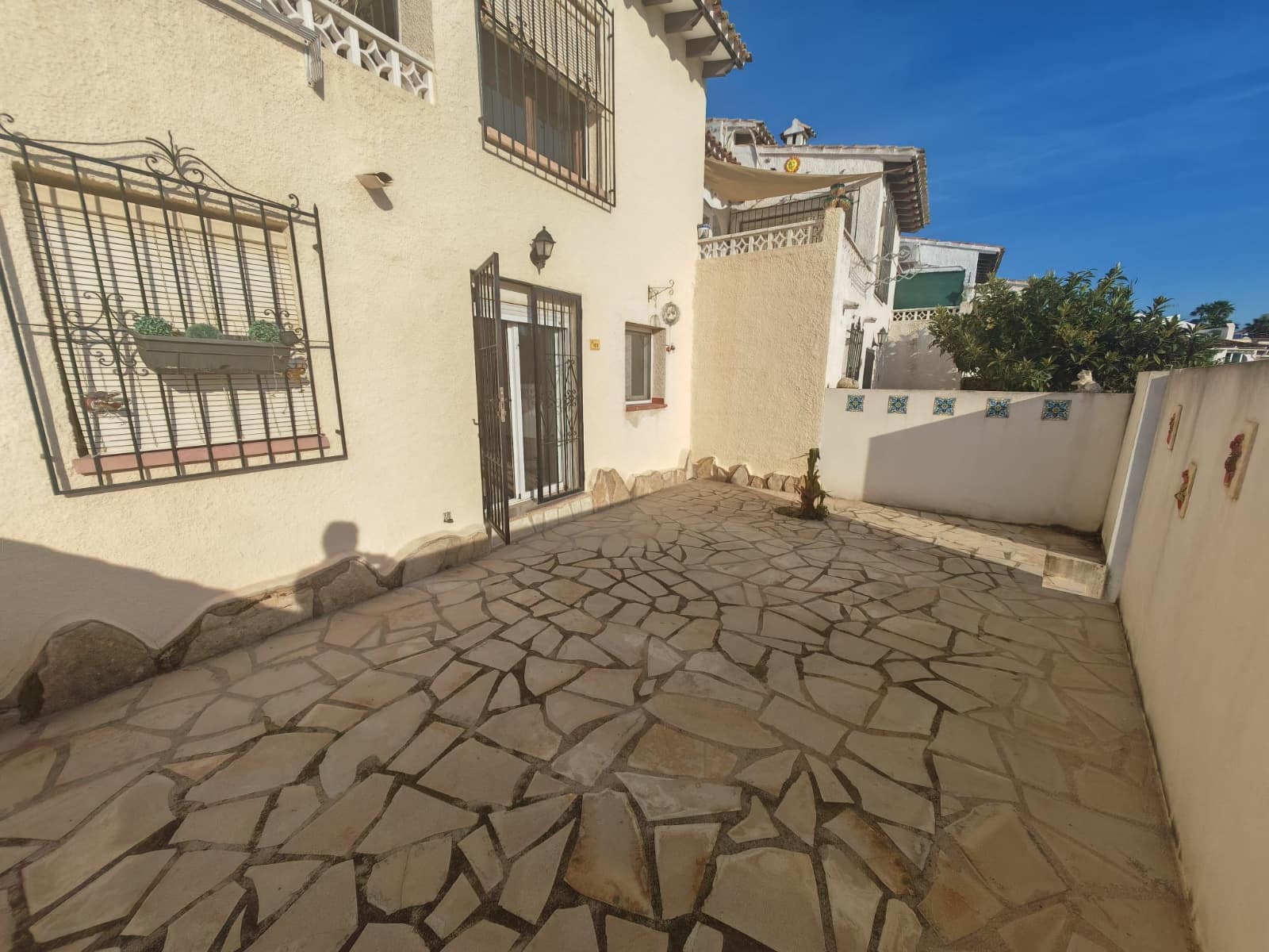 3 slaapkamer Villa te koop in Moraira - € 260.000 (Ref: 9022238)