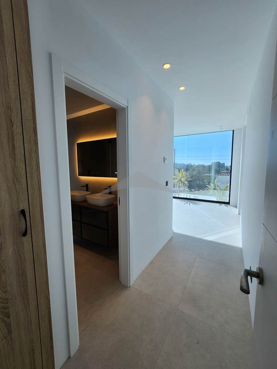 5 soverom Villa til salgs i Moraira med svømmebasseng - € 1 849 000 (Ref: 9051494)