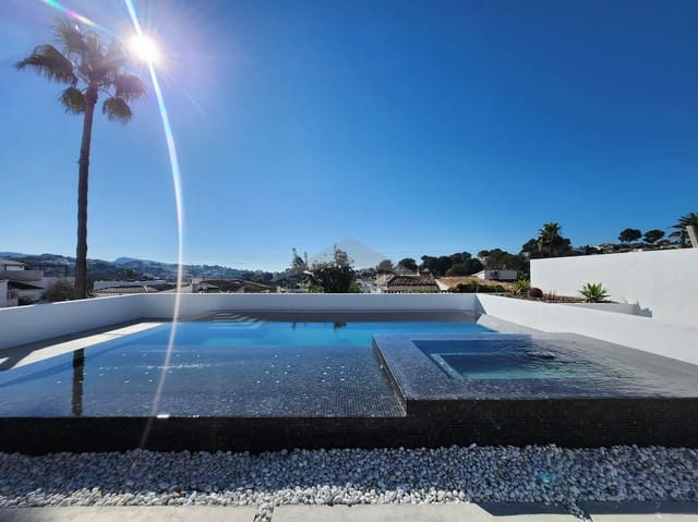 Chalet de 5 habitaciones en Moraira, Teulada-Moraira en venta con piscina - 1.849.000 € (Ref: 9051494)