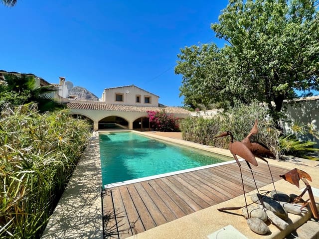 6 bedroom Villa for sale in Partida Tosal - Zona del Castellans, Javea / Xàbia with pool - € 945,000 (Ref: 9148269)