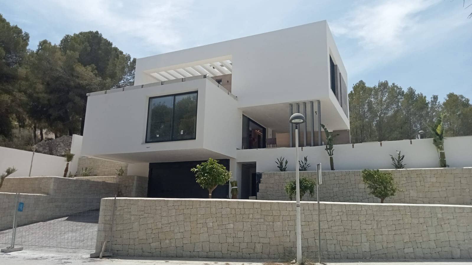 4 bedroom Villa for sale in Moraira with pool - € 1,585,000 (Ref: 9205545)