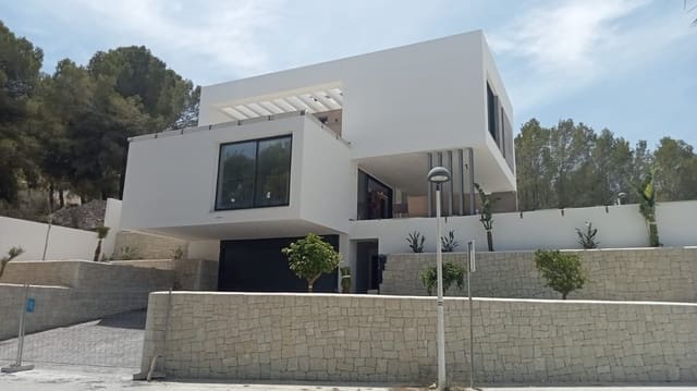 4 bedroom Villa for sale in Moraira, Teulada-Moraira with pool - € 1,585,000 (Ref: 9205545)
