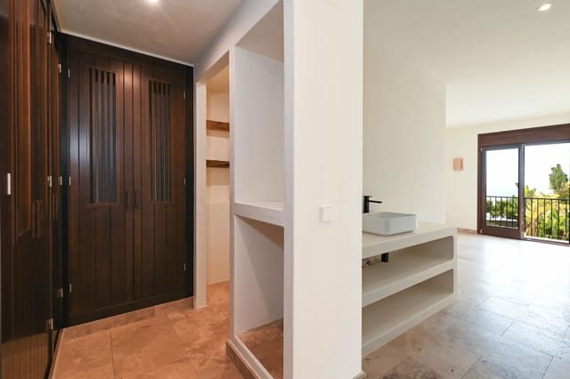 Chalet de 4 habitaciones en Moraira, Teulada-Moraira en venta con piscina - 2.995.000 € (Ref: 9211567)