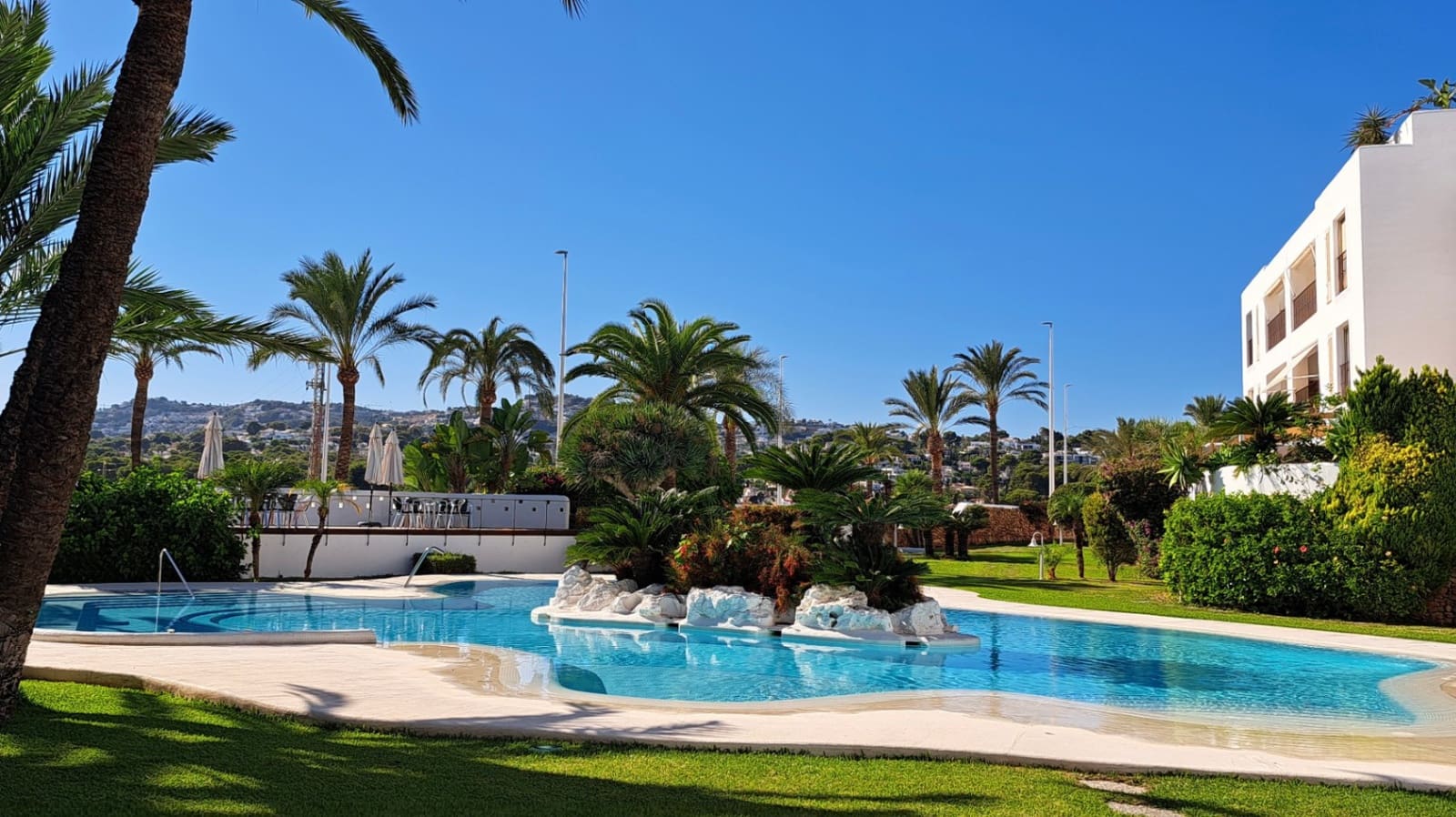 Apartamento de 3 habitaciones en Moraira en venta con piscina - 590.000 € (Ref: 9253943)