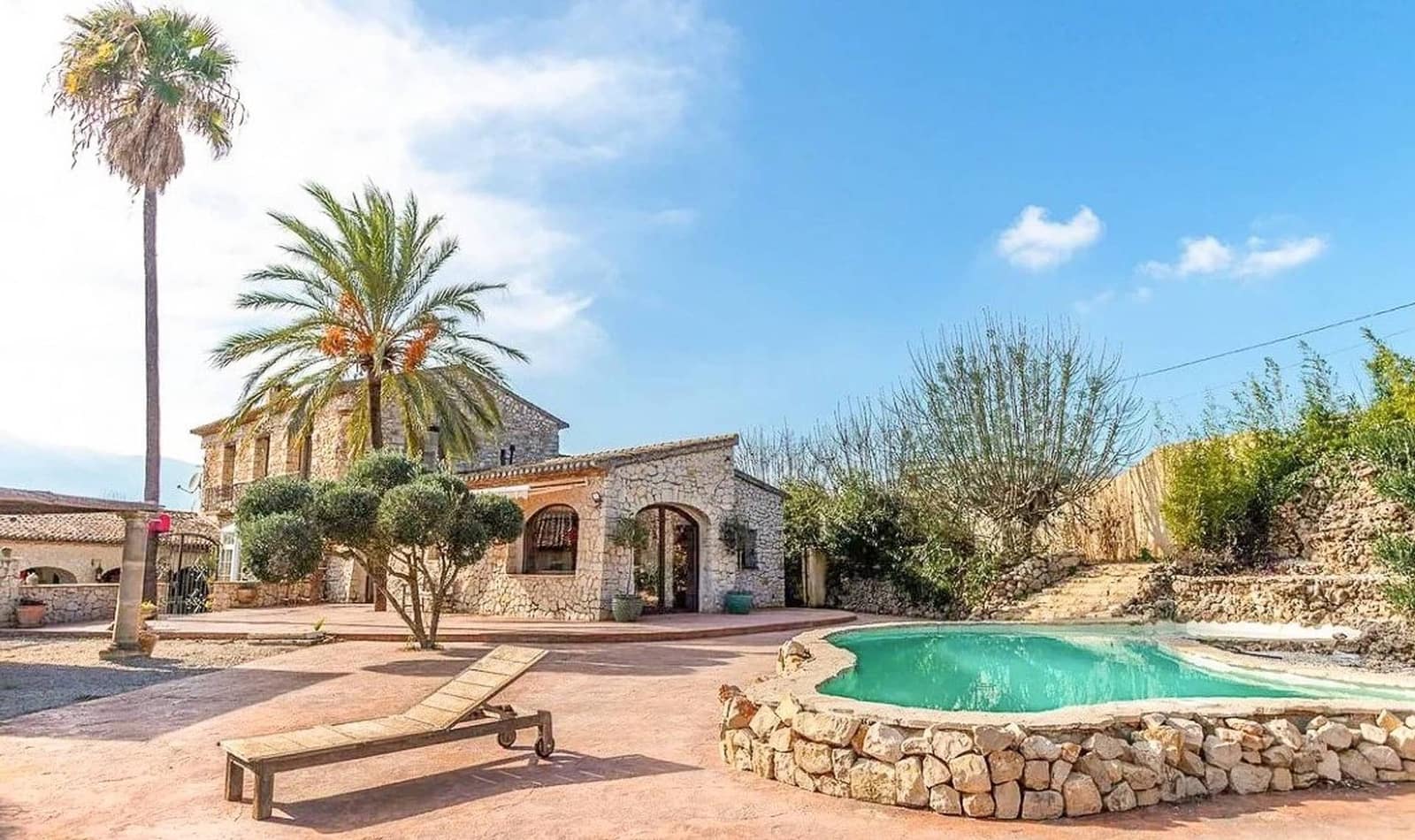 6 bedroom Finca/Country House for sale in Jalon / Xalo - € 1,050,000 (Ref: 9263031)