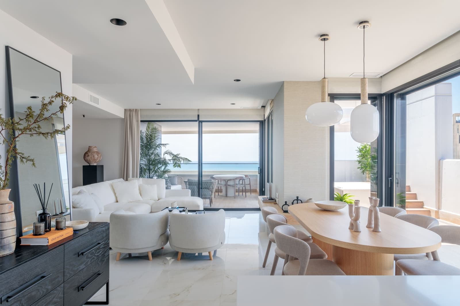 2 slaapkamer Appartement te koop in Benidorm met zwembad - € 690.000 (Ref: 9301588)