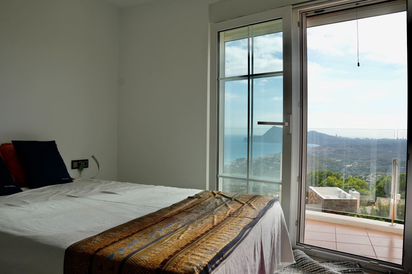 4 makuuhuone Huvila myytävänä paikassa Altea mukana uima-altaan 
autotalli - 2 200 000 € (Ref: 9325531)