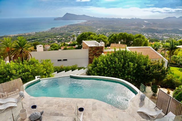 4 makuuhuone Huvila myytävänä paikassa Altea mukana uima-altaan 
autotalli - 2 200 000 € (Ref: 9325531)