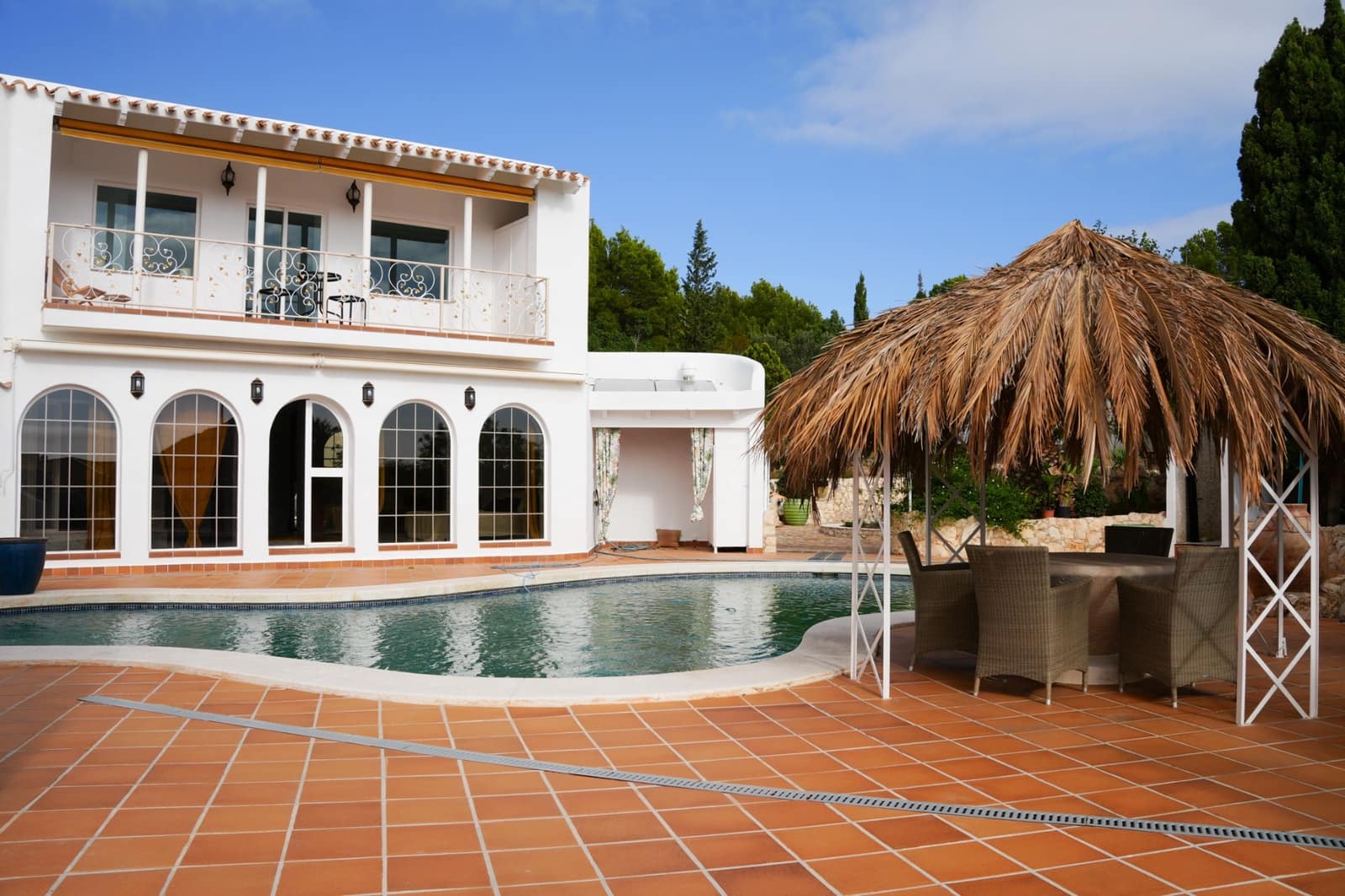 4 bedroom Villa for sale in Altea with pool garage - € 1,600,000 (Ref: 9329579)