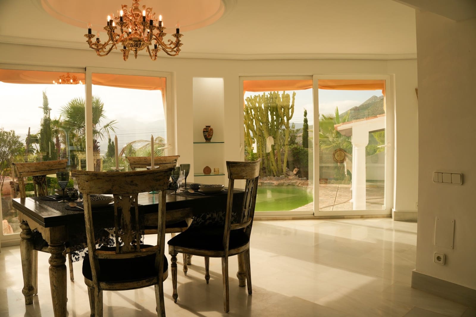 4 bedroom Villa for sale in Altea with pool garage - € 1,600,000 (Ref: 9329579)